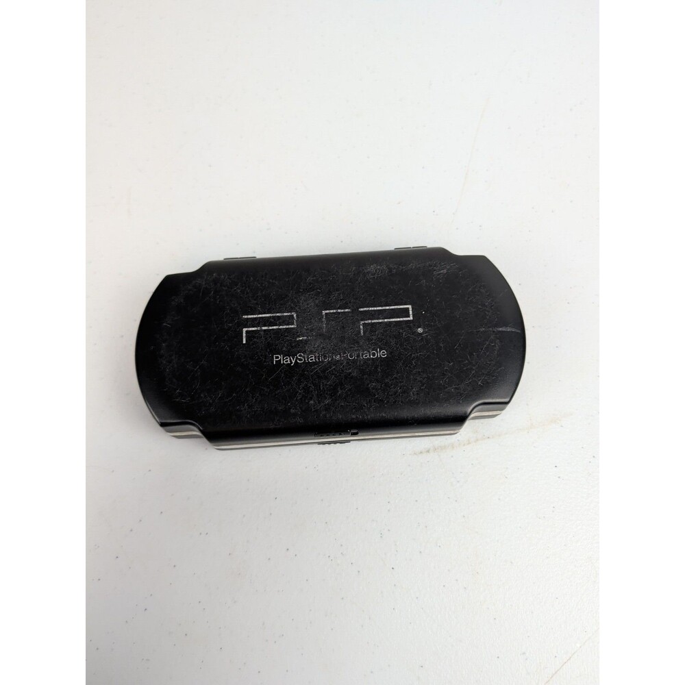 Sony Playstation Portable Hard Shell Game (UMD) Case 8 Disc Holder Outside Wear